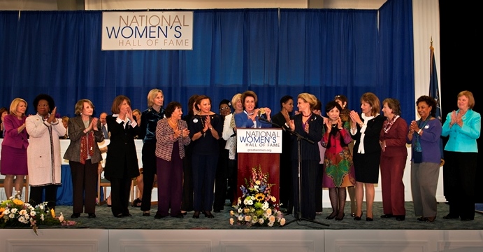 SLIDESHOW stage with members 